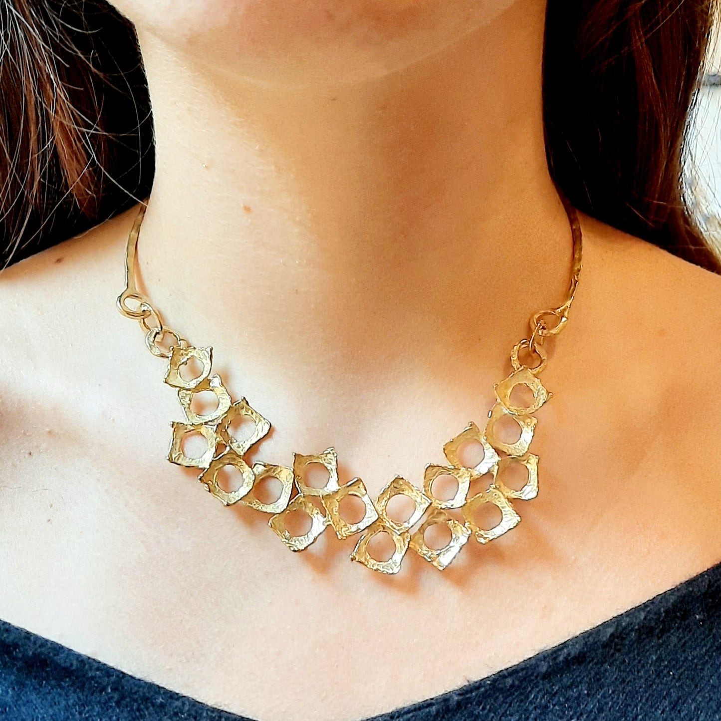 Collana Carrè  in bronzo giallo