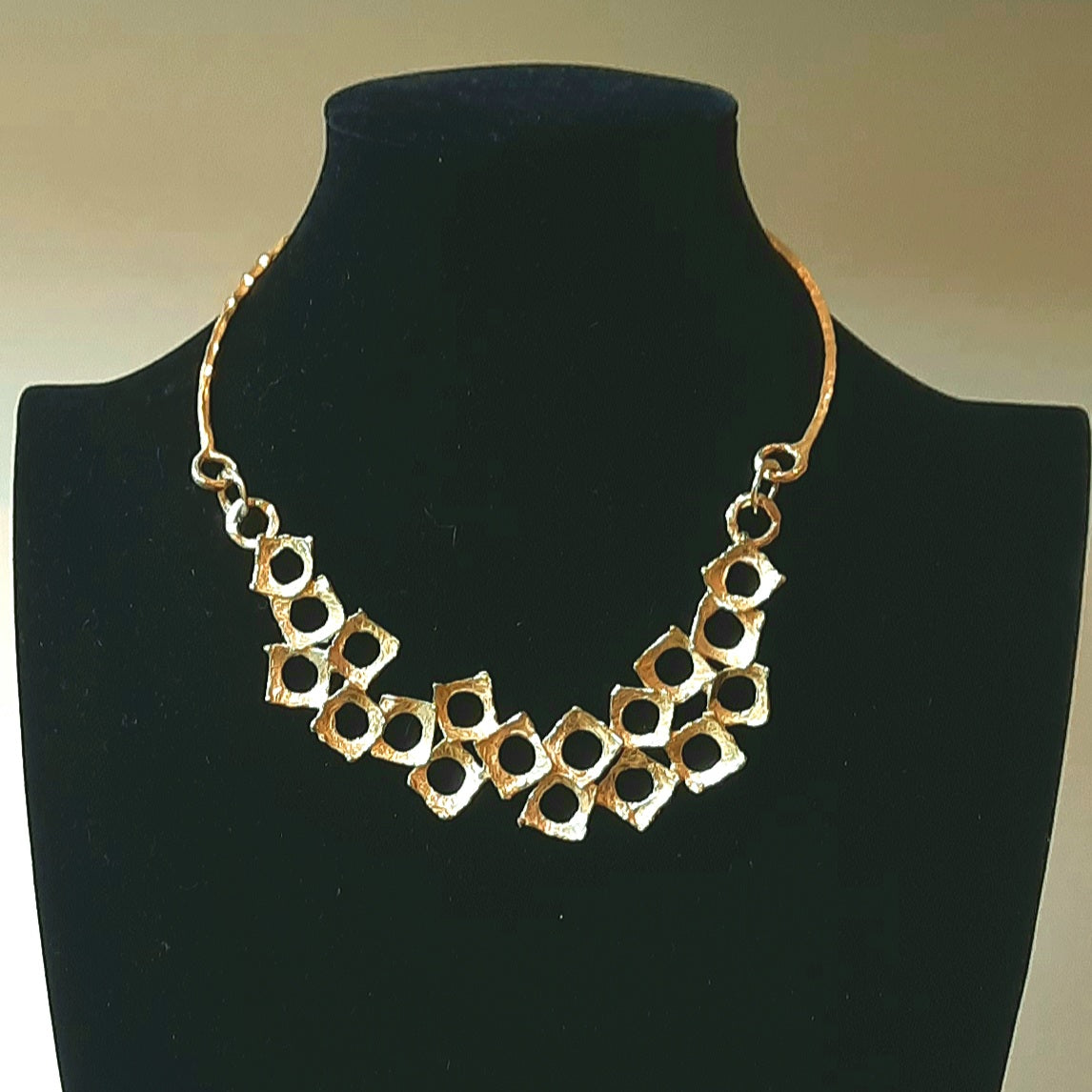 Collana Carrè in bronzo rosa