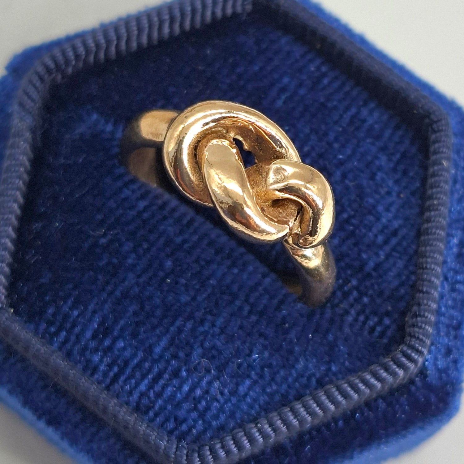 Anello Nodo in bronzo rosa 