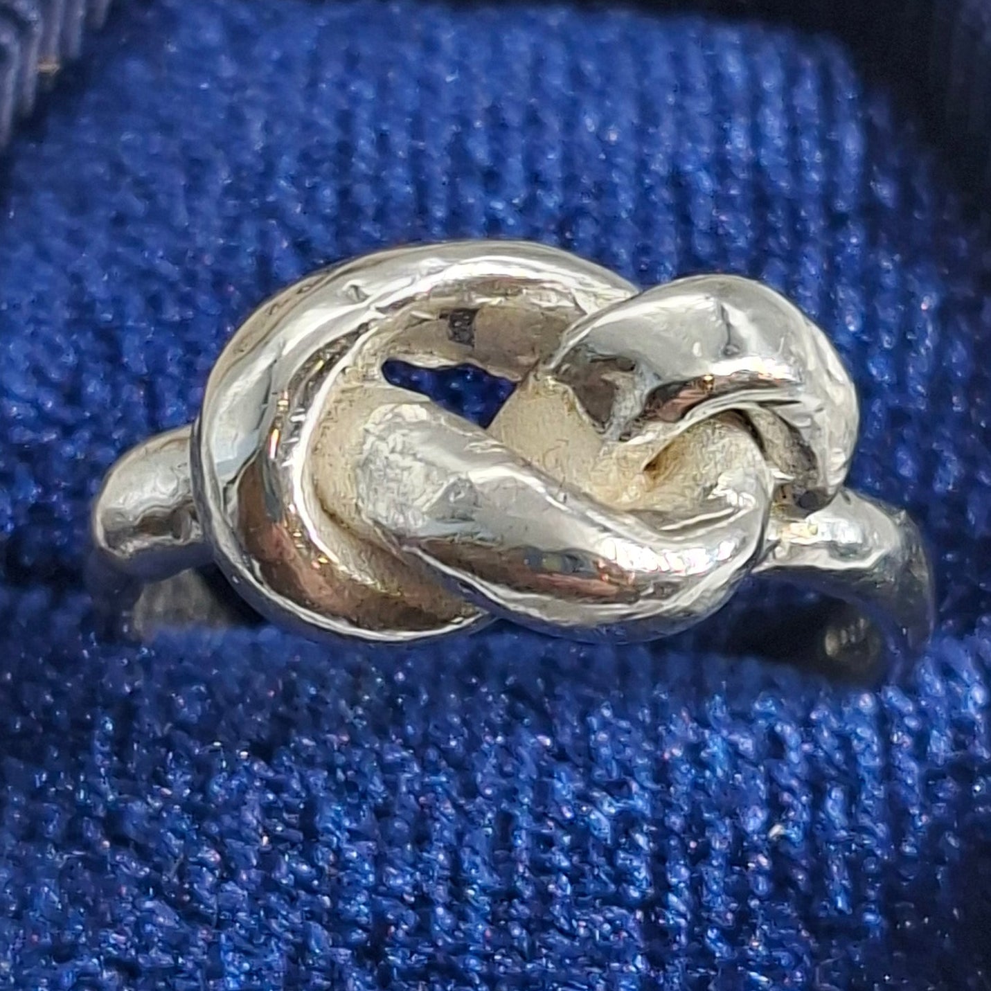 Nodo anello fatto a mano in argento