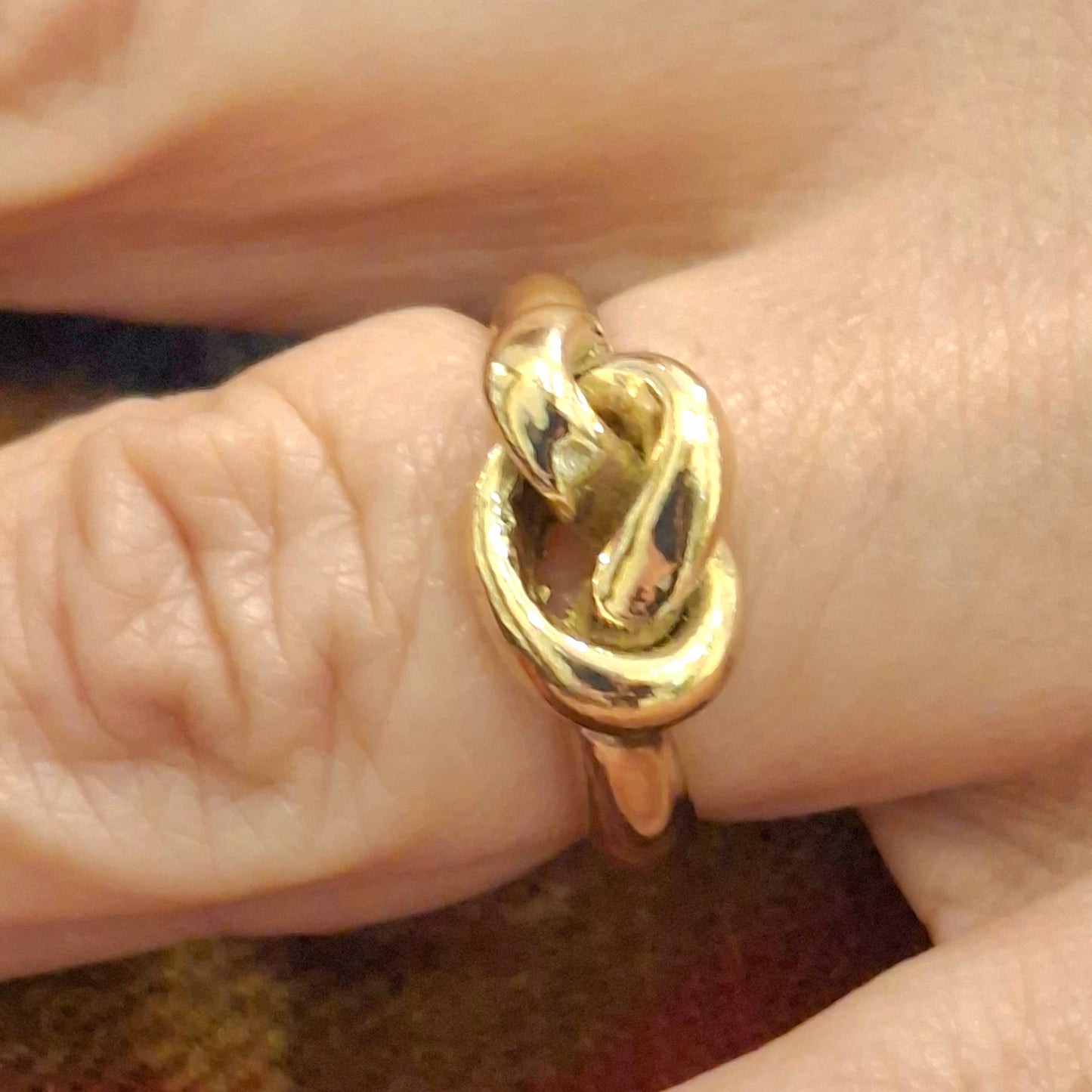 Anello Nodo realizzato a cera persa in bronzo giallo 